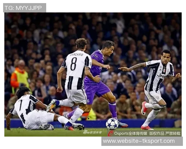 意大利与巴拉圭上半场精彩对决回顾与分析